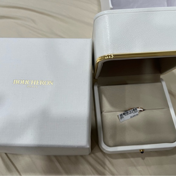 Boucheron White Edition Gold Wedding Band with Ceramic (size 5) - Picture 6 of 9